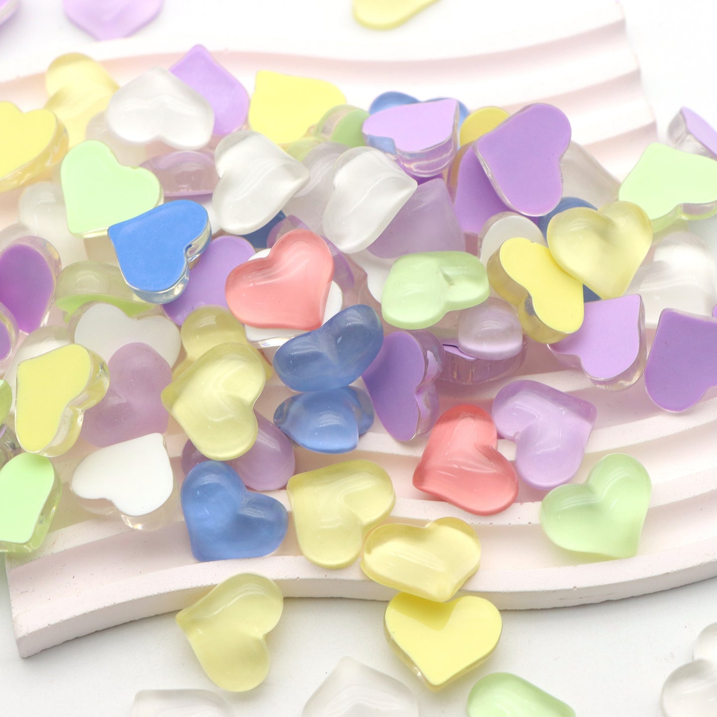 5Pcs/pack Festive Transparent Love Heart Acrylic Resin Ornaments,Flatback Cabochons,DIY Jewelry Making Charms Accessories for Earrings, Bracelets, Keychains,Good for Festive Decorations,Homemade Gifts,Phone Shells,Water Cups, Hair Accessories