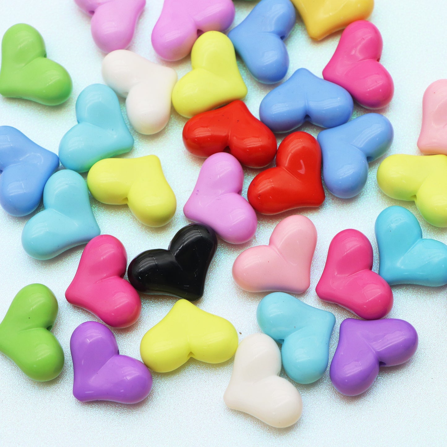 20Pcs/pack Love Heart Shaped Acrylic Beads Mixed Colors Loose Spacer Beads with Hole for Jewelry Making DIY Bracelet Necklace Chain Earrings Charm Bangle Decors Craft Supplies