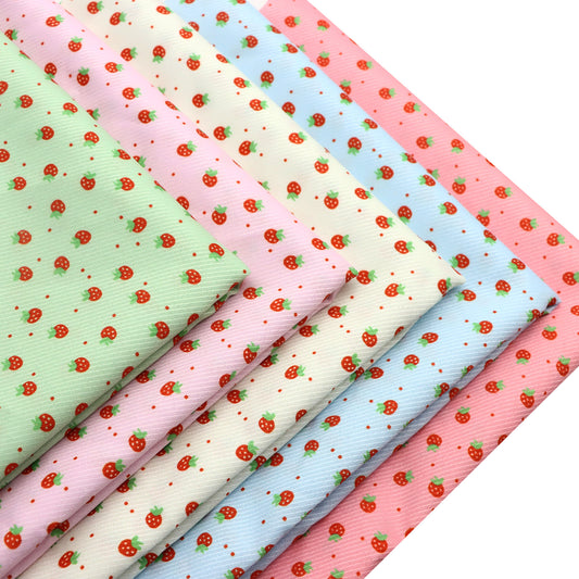 1pc Strawberry Print Twill Polyester Fabric, 59.06x19.68 inch Precut Fabric, Perfect for Party Decorations, and Craft Projects, Hair Ties, DIY Quilting & Sewing, Patchwork, Backdrop Fabric | Strawberry Pattern