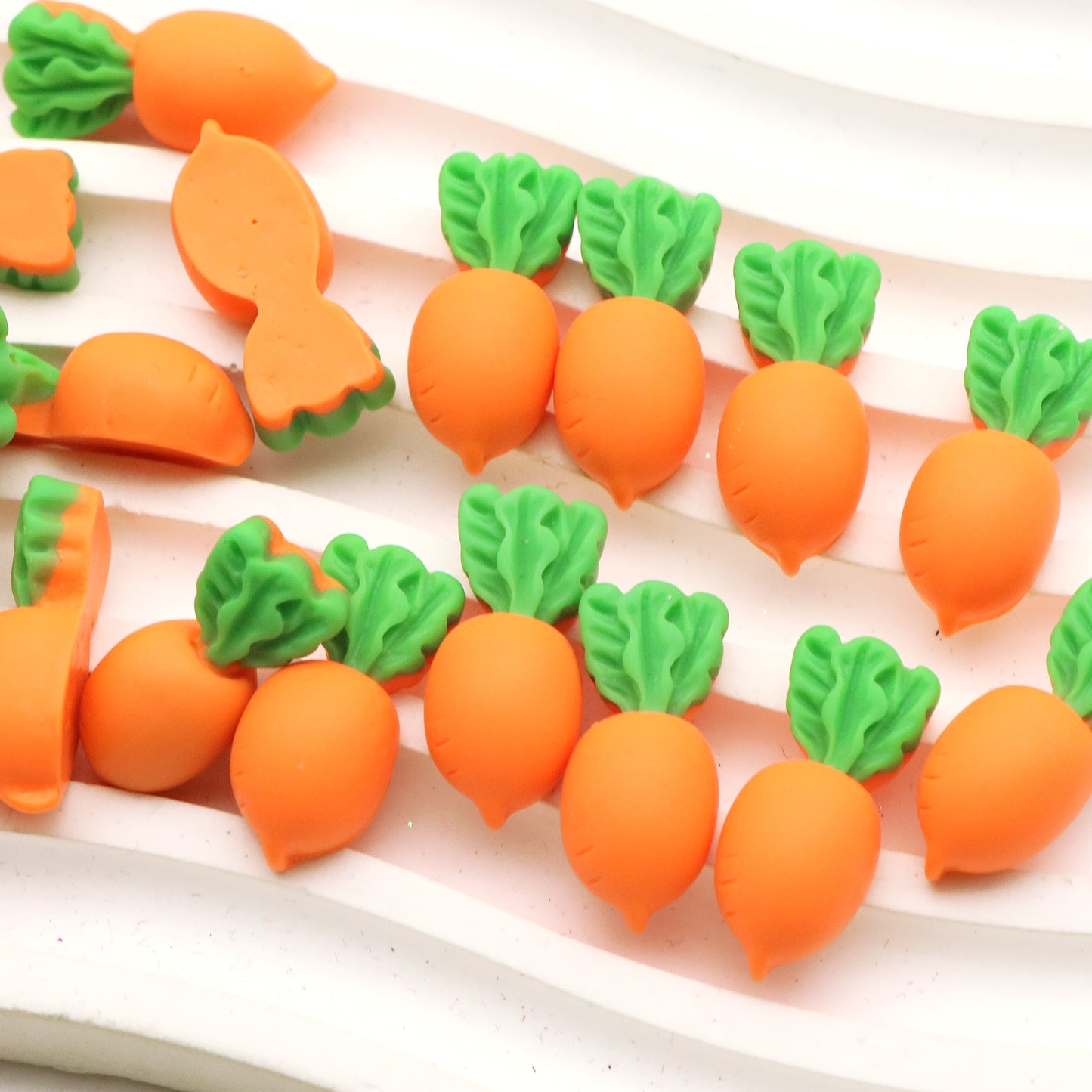5Pcs Miniature Resin Carrot Shaped Acrylic Charms Beads,3D Flatback Resin Cabochons for DIY Jewelry Making, Earrings, Bracelets, Beads & Bead Assortments - Perfect for Phone Cases, Water Bottles & Hair Accessories,Easter Decorations