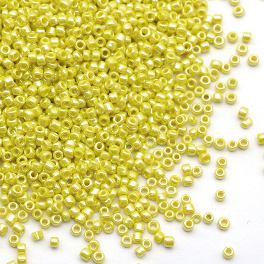 20g/0.7oz 2mm Miyuki Seed Beads Frosted Solid Color Loose Spacer Beads with Hole for Jewelry Making DIY Bracelet Necklace Chain Earrings Charm Bangle Decors Craft Accessories