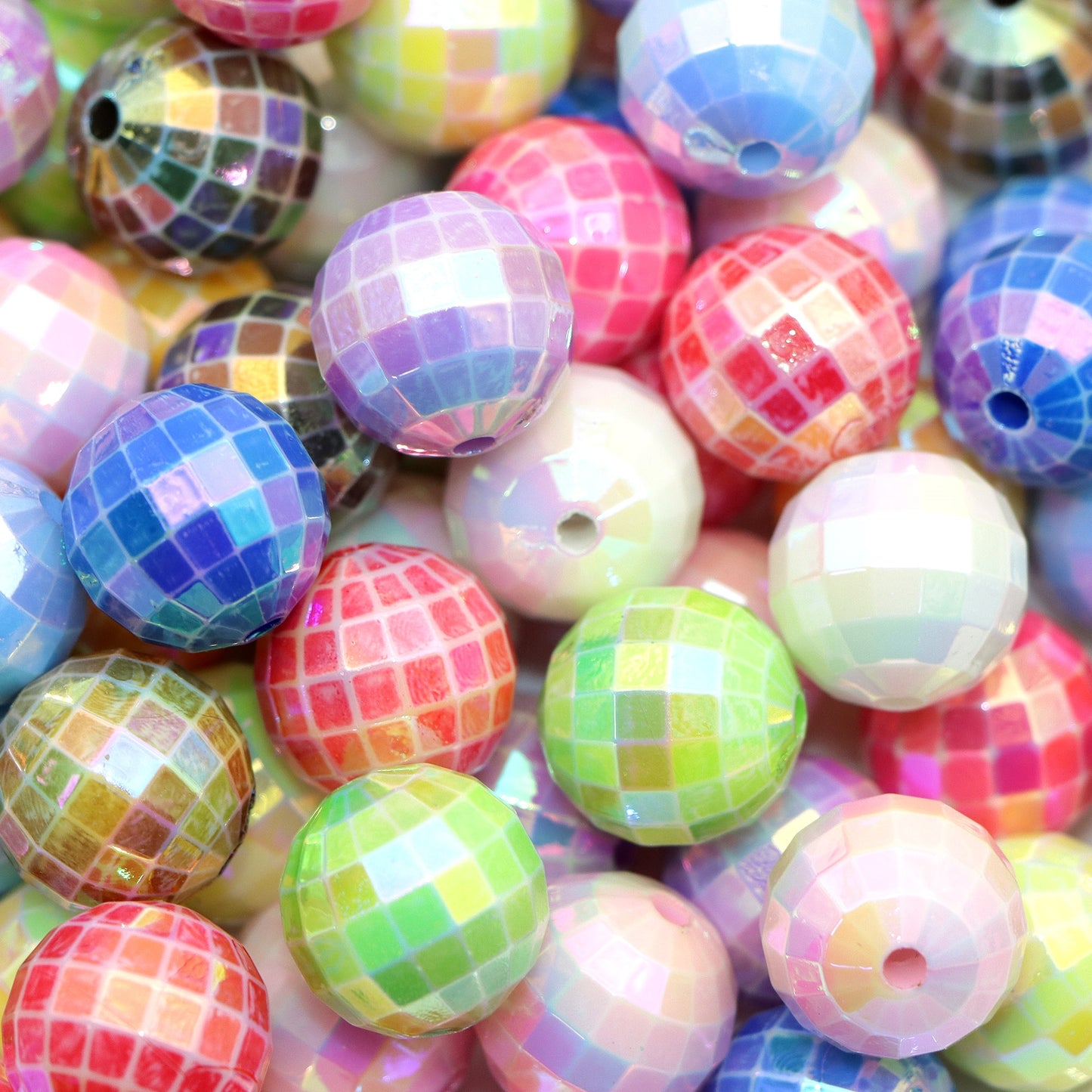 10Pcs Iridescent Bounce Ball Acrylic Beads 16mm Mixed Colors Geometry Acrylic Spacer Beads Charms with Hole Ideal for DIY Jewelry Making DIY Bracelet Necklace Chain Earrings Charm Pen Bangle Decors Festive Craft Supplies