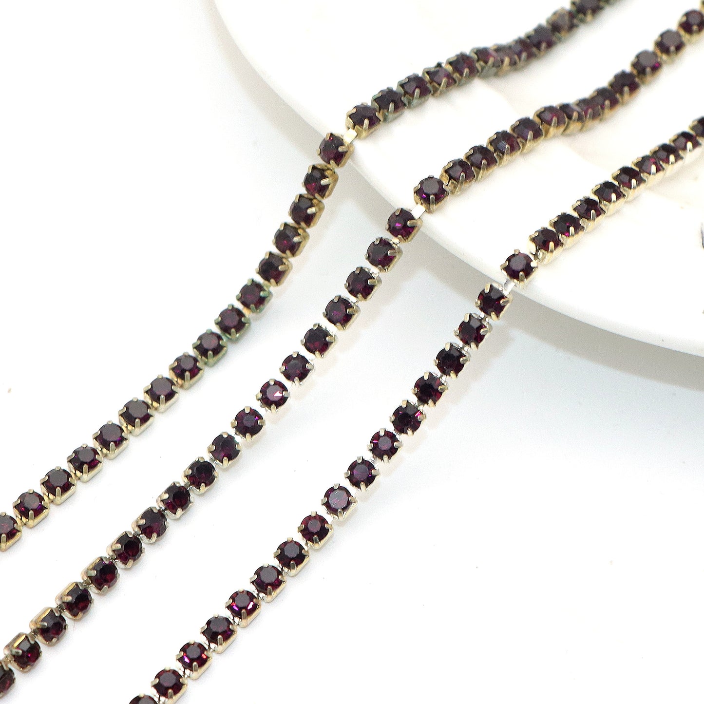 1Meter Sparkling Rhinestone Chain Beads Rhinestone Chain - Jewelry Making Chains for DIY Craft, Shoe, Clothing, Mobile Phone Case Decoration