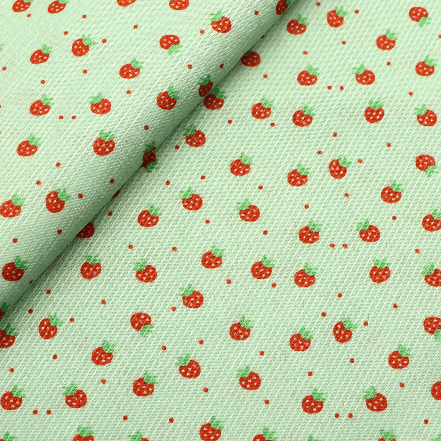 1pc Strawberry Print Twill Polyester Fabric, 59.06x19.68 inch Precut Fabric, Perfect for Party Decorations, and Craft Projects, Hair Ties, DIY Quilting & Sewing, Patchwork, Backdrop Fabric | Strawberry Pattern