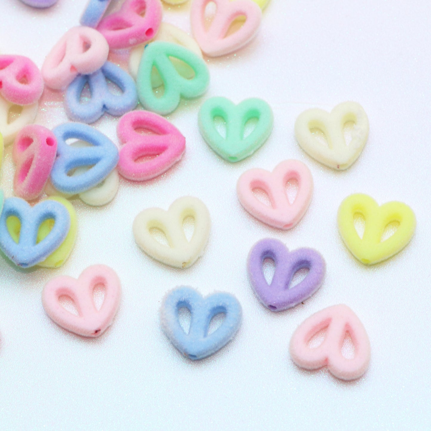 10Pcs Hollow Love Heart Acrylic Beads Plain Solid Color Loose Spacer Beads for DIY Jewelry Making Accessories DIY Bracelet Necklace Chain Earrings Charm Bangle Decors Craft Pen Supplies Festive Decorations