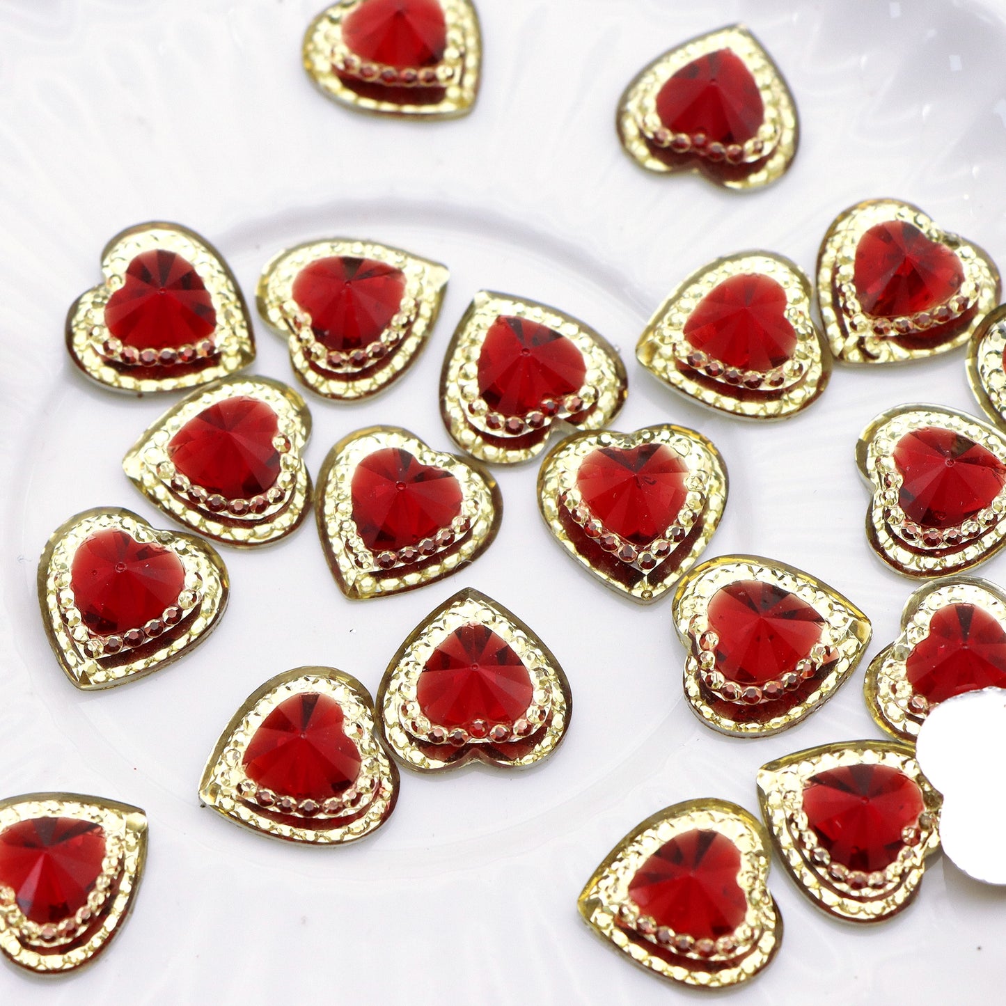 25Pcs Love Heart Shaped Acrylic Charms Transparent Resin,3D Flatback Resin Cabochons for DIY Jewelry, Earrings, Bracelets, Keychains, Festive Decor, Homemade Gifts, Phone Cases, Water Bottles, Hair Accessories - Crafting Accessories