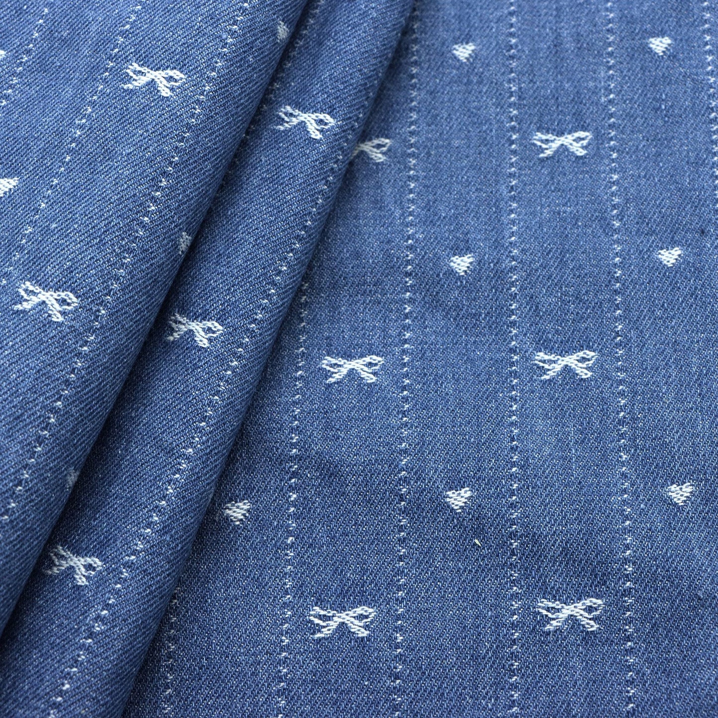 1pc Bowknot Pattern Denim Fabric, 64.96x19.68inch Pre-Cut 100% Polyester, Luxury Bows Striped Design for DIY Crafts, Bags, Sewing Projects & Hats, Hand Wash Only, Sewing Supplies, Craft Fabric | Vintage Style Fabric | Durable Fabric, Denim Fabric