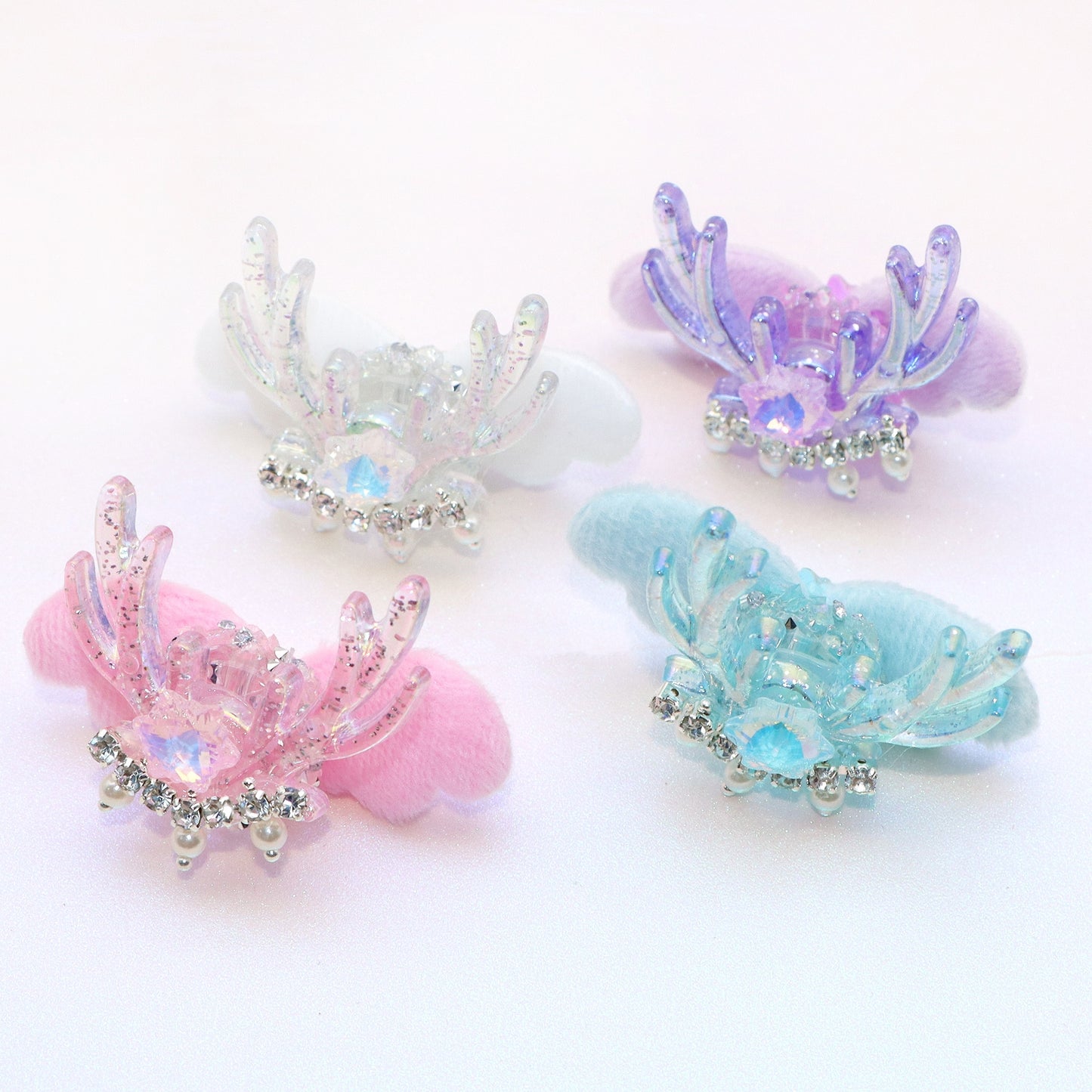 1Pc Faux Rhinestone Acrylic Beads Transparent Reindeer Shaped Angle Wings Solid Color Loose Spacer Beads with Hole for Jewelry Making DIY Bracelet Necklace Chain Earrings Charm Bangle Decors Craft Pen Supplies