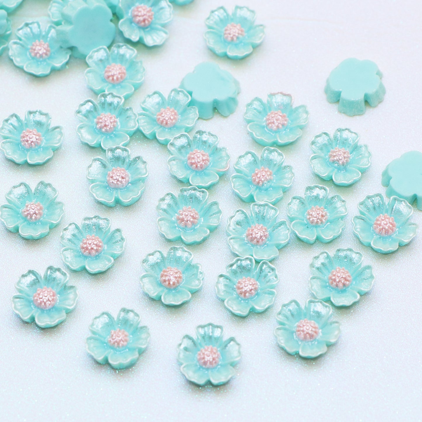 10pcs Pearlescent Flower Shaped 3D Acrylic Resin Cabochon Charms Ornament DIY Creative Phone Shell Case Keychain Fridge Patches Decors Accessories
