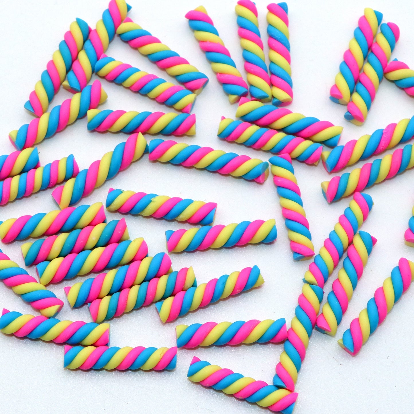 10Pcs Candysticks Rainbow Candy Sticks Christmas Color Polymer Clay 18mm Candy Dollhouse Miniatures DIY Decorate Gingerbread House Windows Handmade Craft Supplies