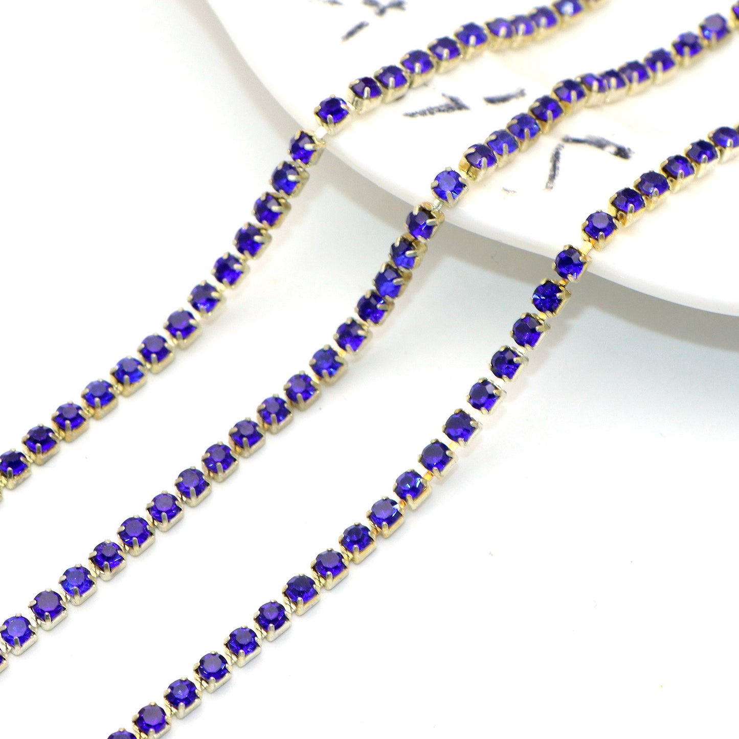 1Meter Sparkling Rhinestone Chain Beads Rhinestone Chain - Jewelry Making Chains for DIY Craft, Shoe, Clothing, Mobile Phone Case Decoration