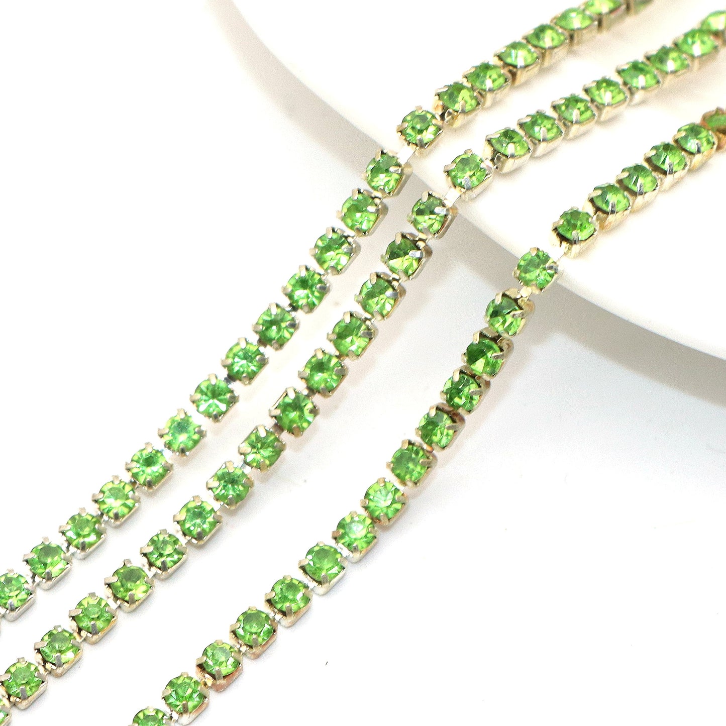 1Meter Sparkling Rhinestone Chain Beads Rhinestone Chain - Jewelry Making Chains for DIY Craft, Shoe, Clothing, Mobile Phone Case Decoration